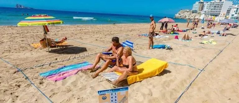 Пляжи в Испании сейчас выглядят вот так