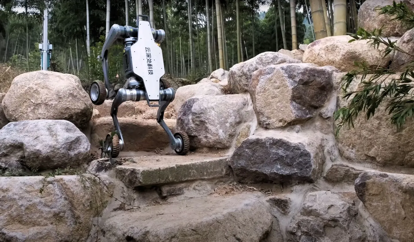 DEEP Roboticsil on valminud uus robot, millel on muljet avaldav jõudlus mitmesugustel maastikel.
