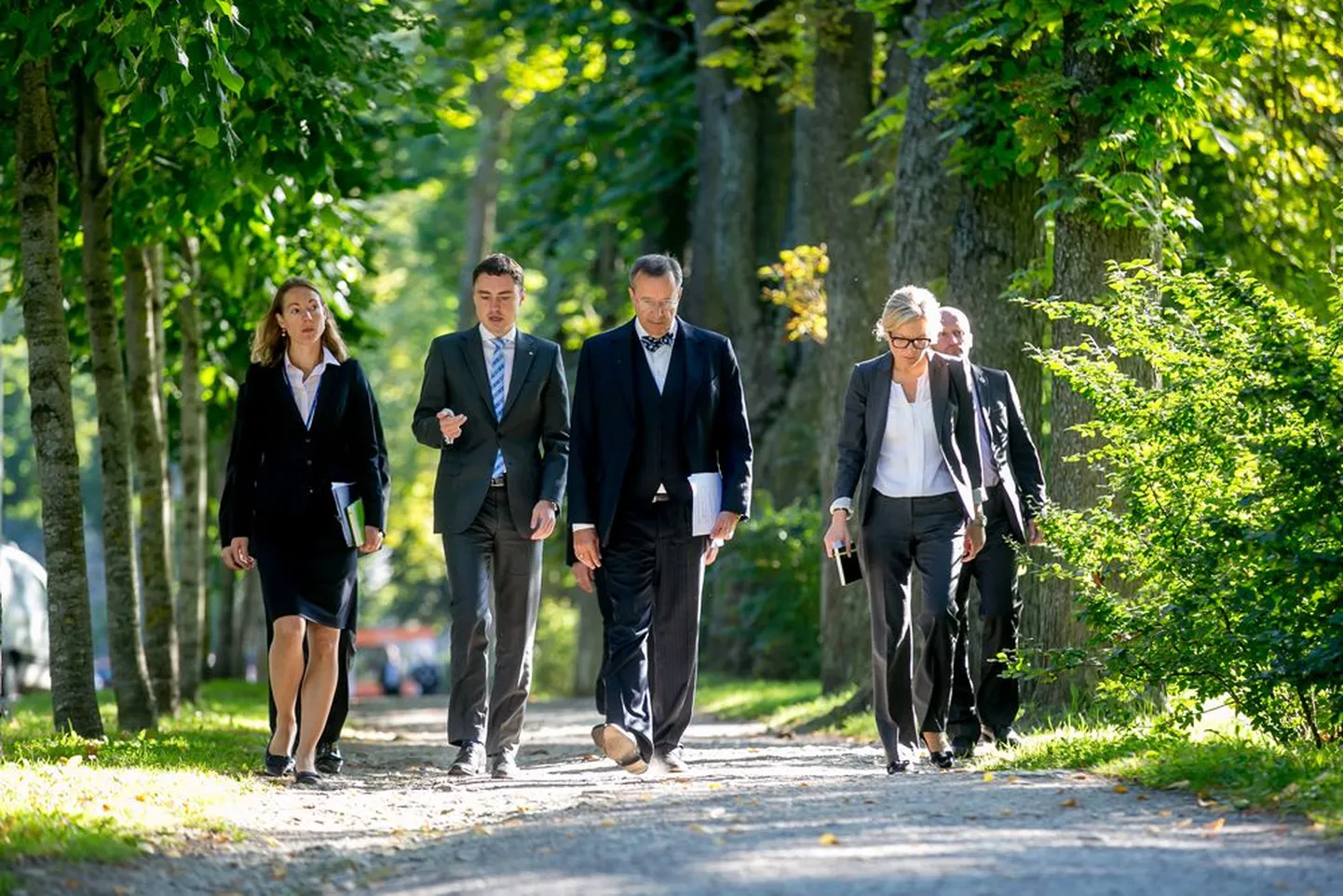 President Toomas Hendrik Ilves kutsus eile riigikaitsenõukogu liikmed Kadrioru lossi Jääkeldrisse.