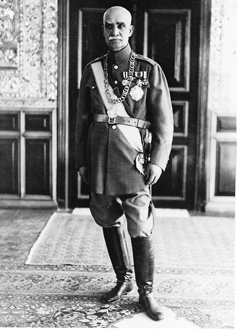 Iraani šahh Reẕā Pahlavī mõni aeg enne oma surma 1944. aastal