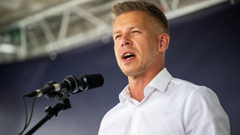 Orbāna oponents neplāno uzreiz atteikties no Krievijas naftas