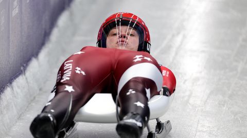 Bota medaļu pozīcijās, Aparjode agri pieļauj rupjas kļūdas