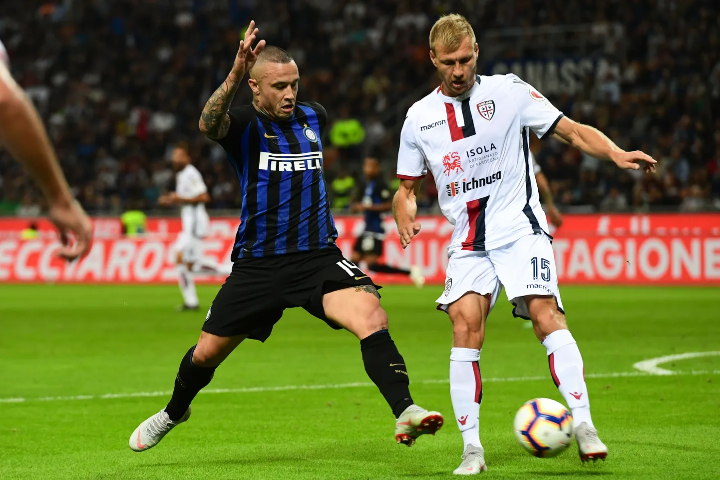 Ragnar Klavan paremal.