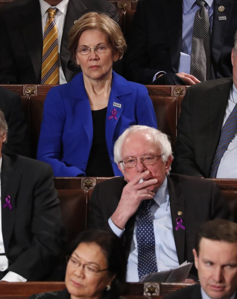 Bernie Sanders (keskel)
