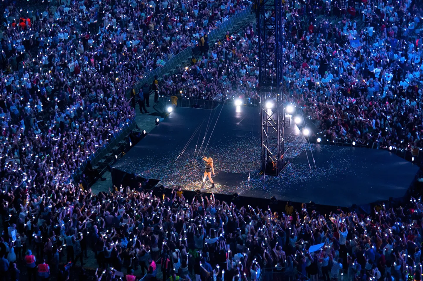 Popikuninganna Taylor Swifti kontsert Wembley Staadionil 23. juunil 2018 Londonis, Suurbritannias