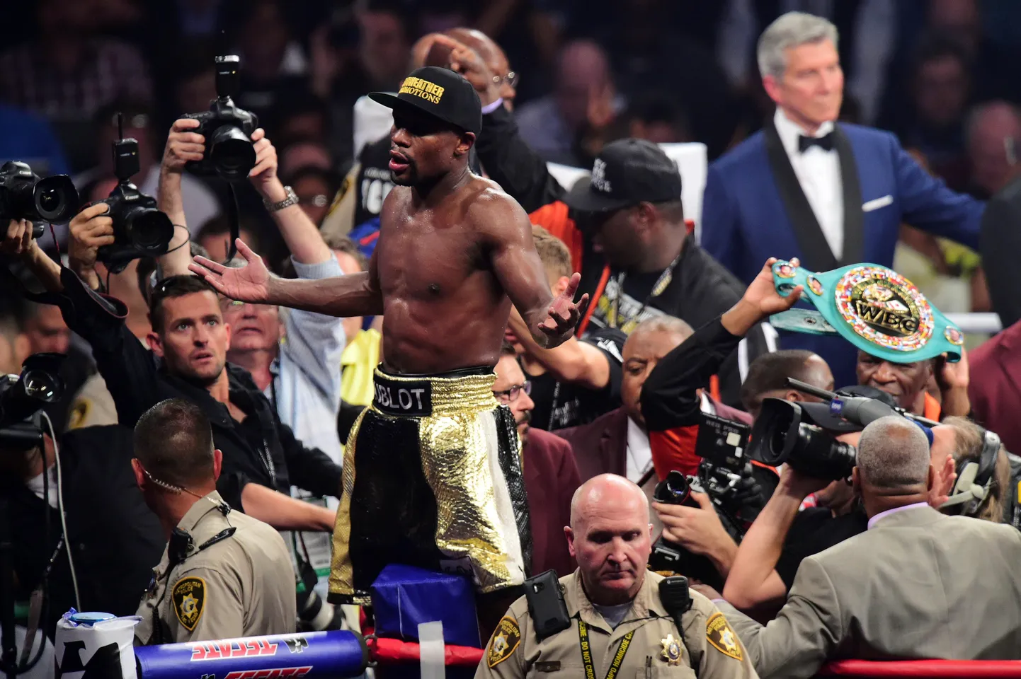 Floyd Mayweather ja pärast Manny Pacquiao alistamist.