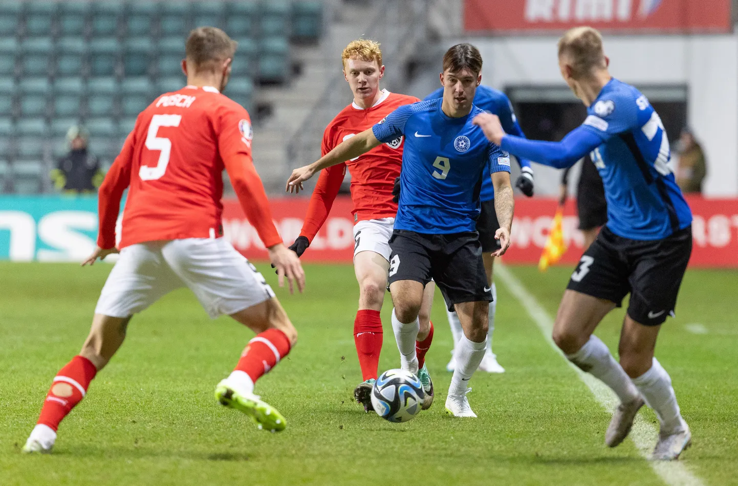Oliver Jürgens (nr 9) Eesti koondise särgis.