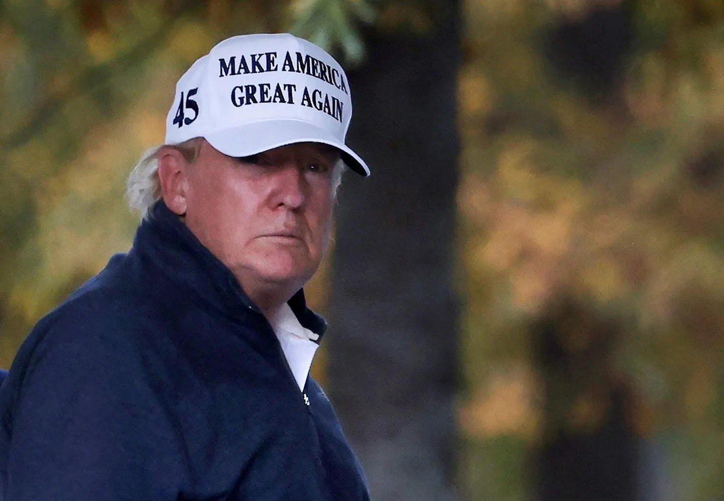 Trumpi meeskond on nõudnud häälte korduslugemist mitmes osariigis. Donald Trump naasmas Valgesse Majja pärast seda, kui meedia kuulutas vastaskandidaadi Joe Bideni valimiste võitjaks.