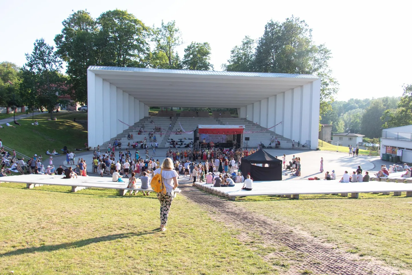 Viljandi pärimusmuusika festivali pealava tuleb suvel senise Teise Kirsimäe asemel Viljandi lauluväljakule.