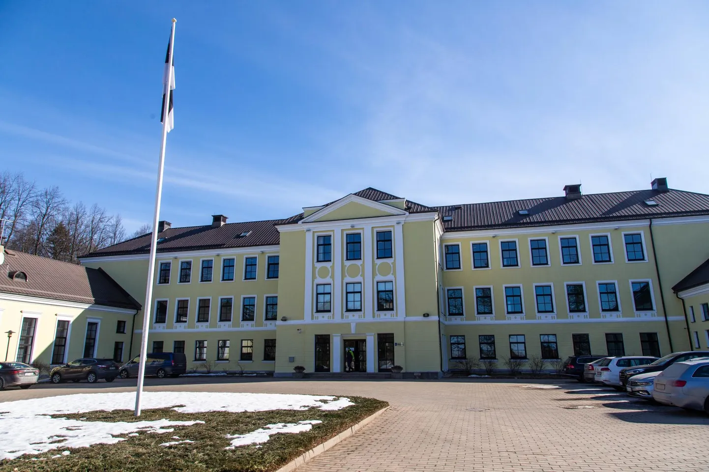Võrumaa kutsehariduskeskuse peahoone Võru lähedal Väimelas