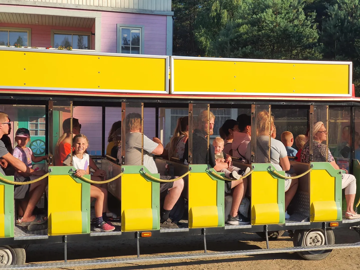 Sünnipäevalisi kogunes Lottemaale üle 1100.