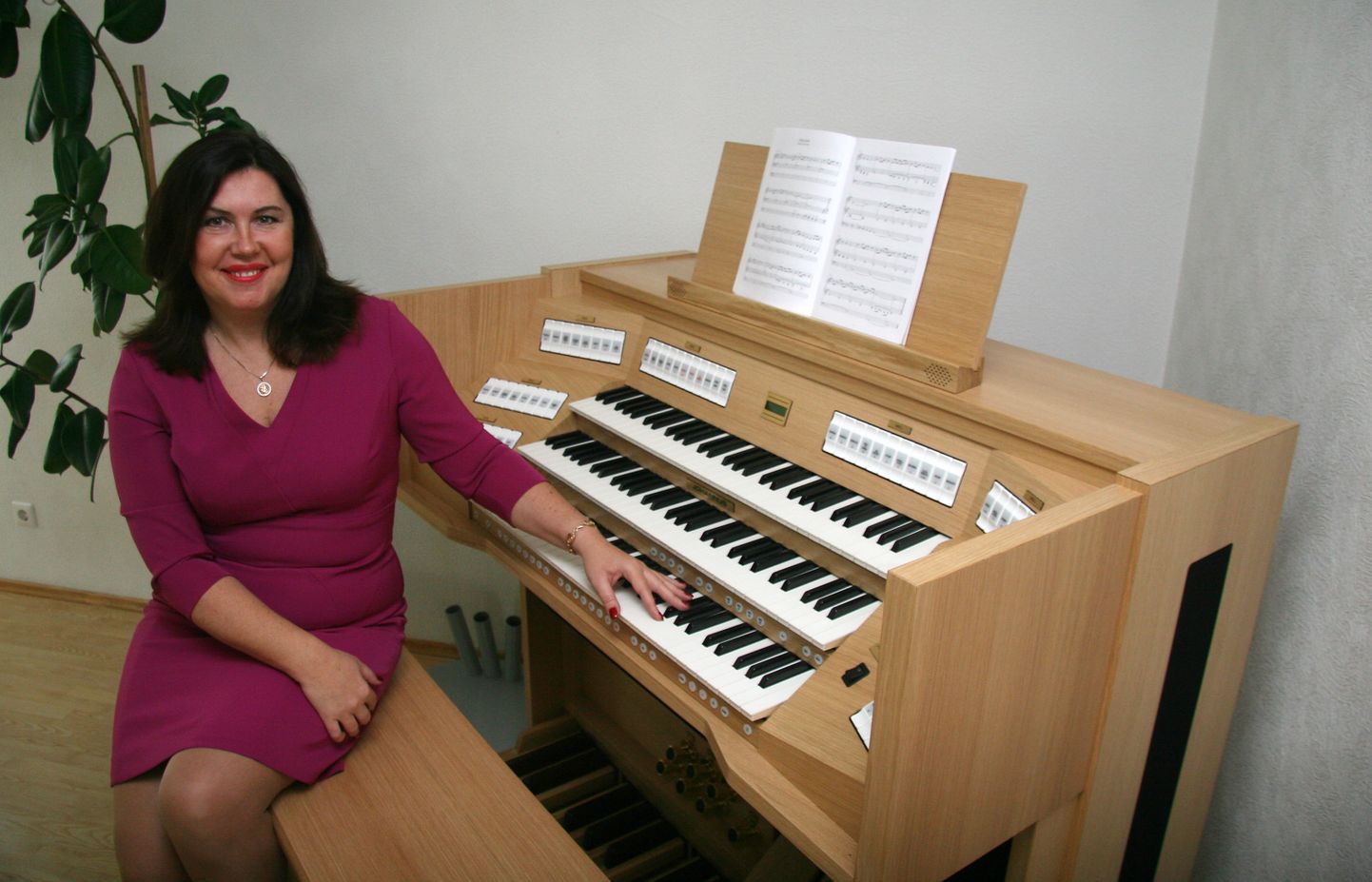 Преподаватель органной музыки Светлана Кекишева уверена, что новый инструмент откроет новые возможности для всей школы.