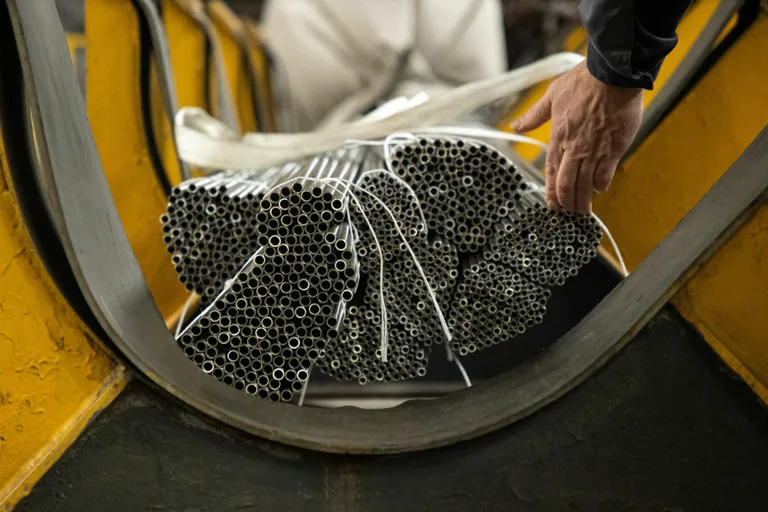 Nikopoli torutehas toodab spetsiifilisi roostevabast terasest torusid läbimõõduga alates kuuest millimeetrist kuni 29 sentimeetrini.