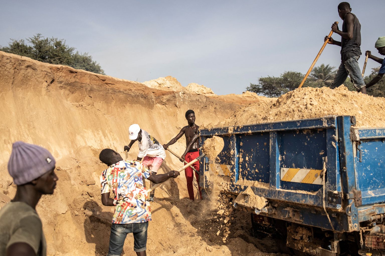 Liiva kaevandamine Aafrikas Gambias Gunjuri lähedal. Foto on tehtud 7. detsembril 2021