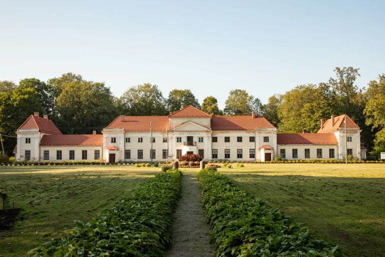 Varakļānu muiža.