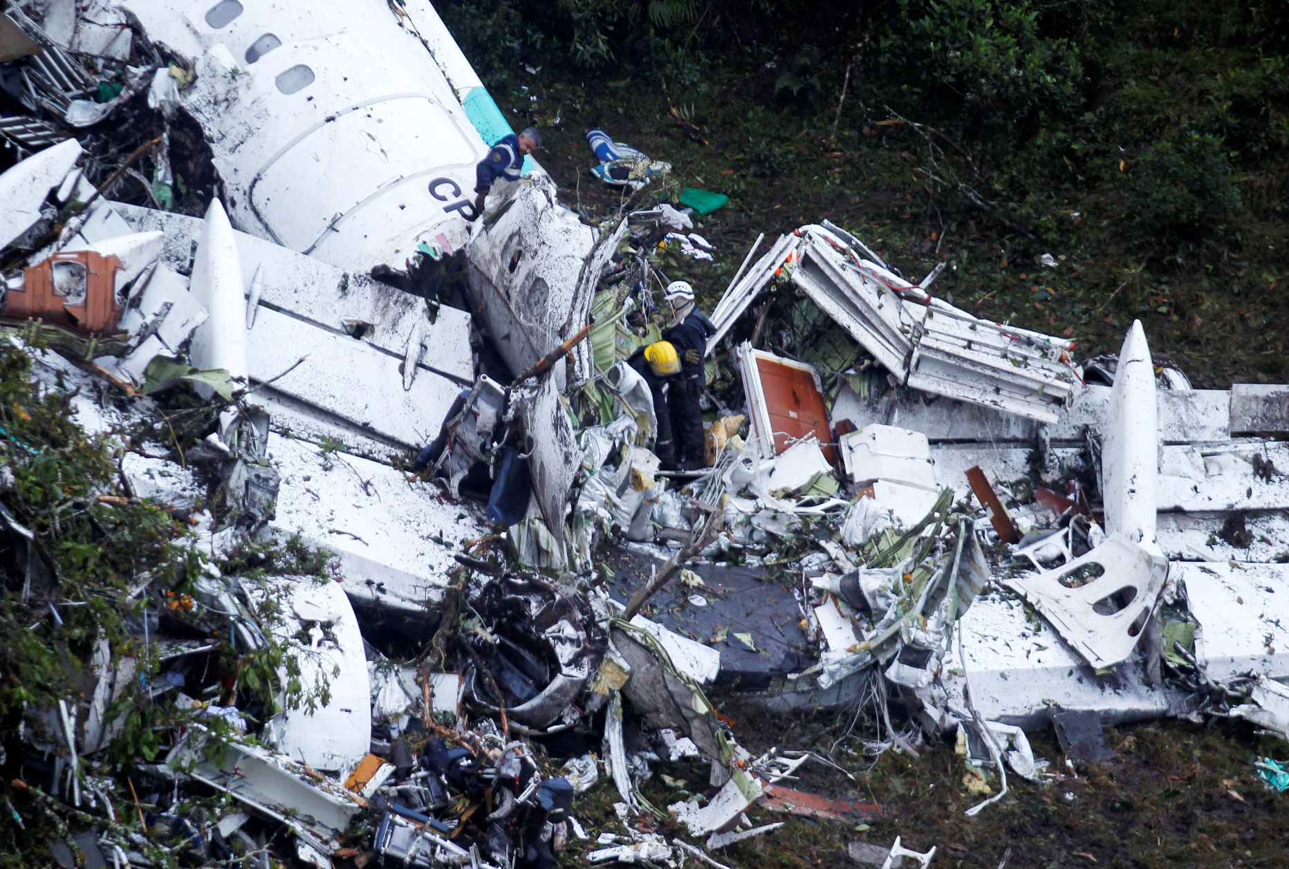Kolumbias Medellini lähistel alla kukkunud lennuki vrakk