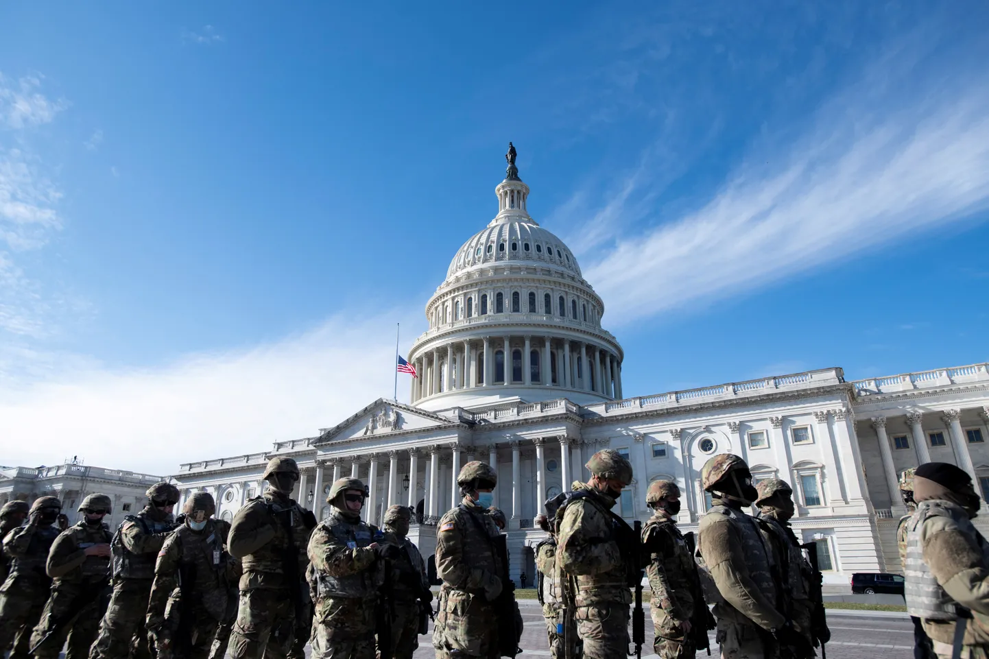USA rahvsukaardi liikmed eile Joe Bideni ametisse vanutamise tseremoonia peaproovi ajal Kapitooliumi juures.
