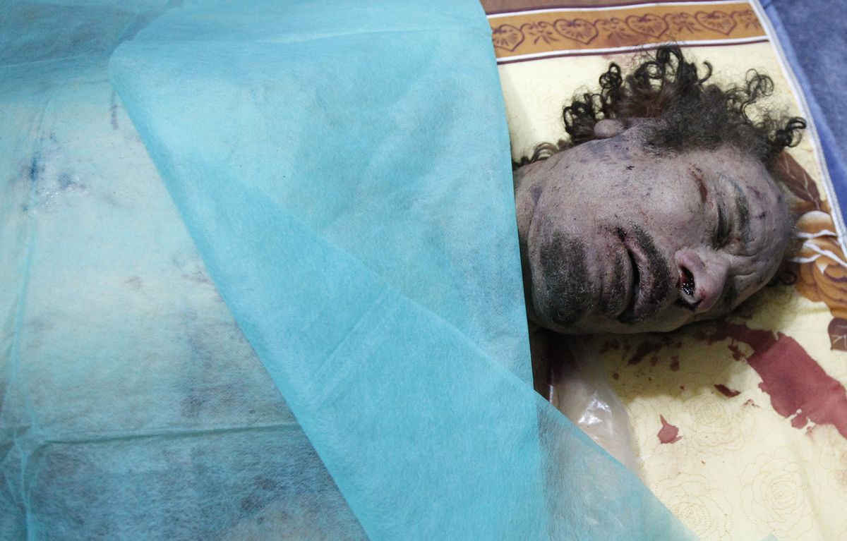Muammar al-Gaddafi surnukeha oktoobris 2011