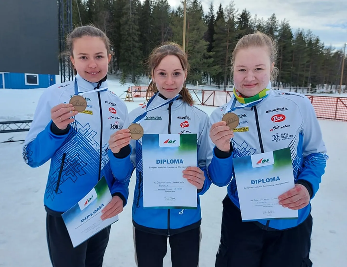 Anett Liisa Parts, Harriet Koppel ja Mareli Vaher EM-pronksiga.