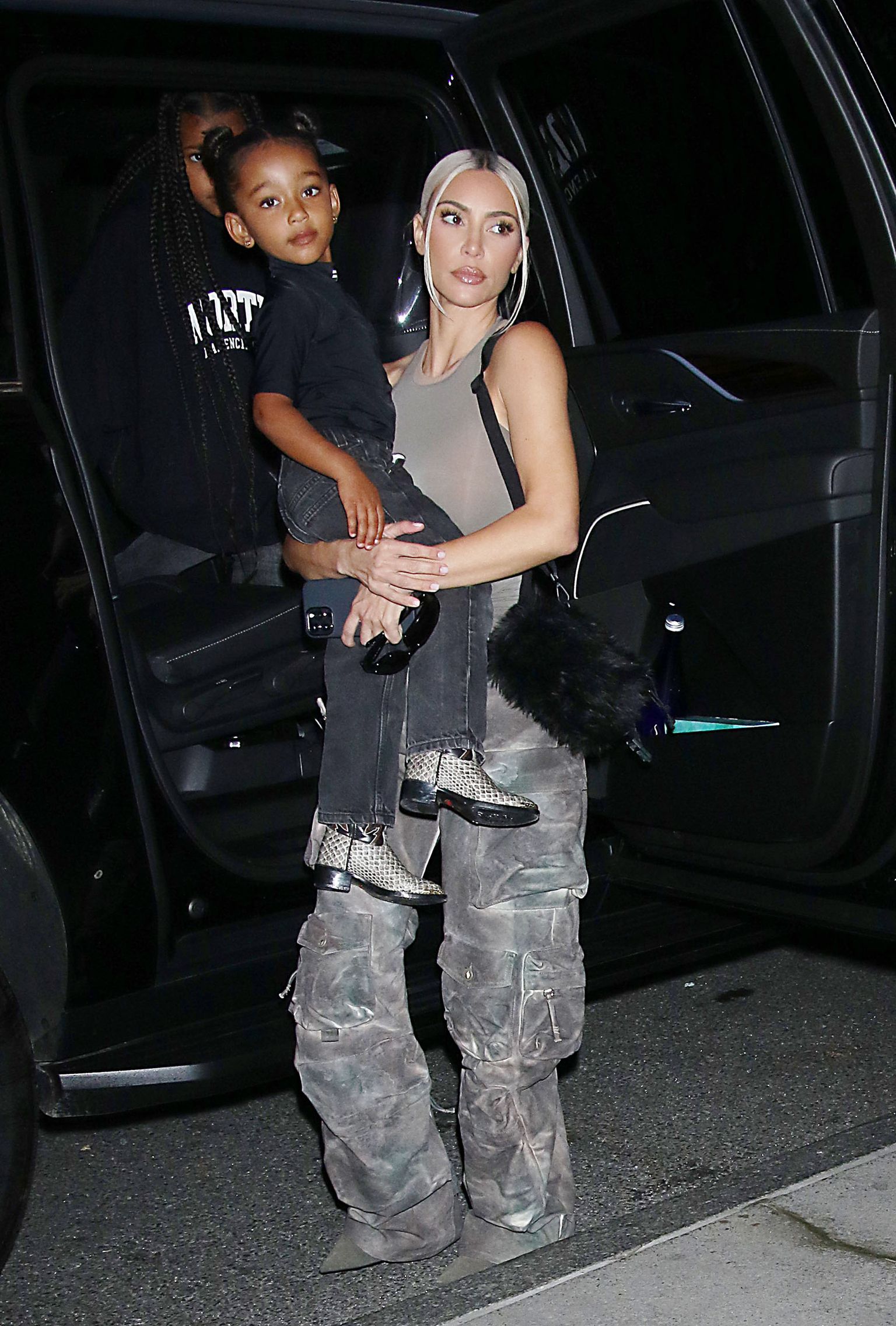 Kim Kardashian ja tema tütar Chicago West.