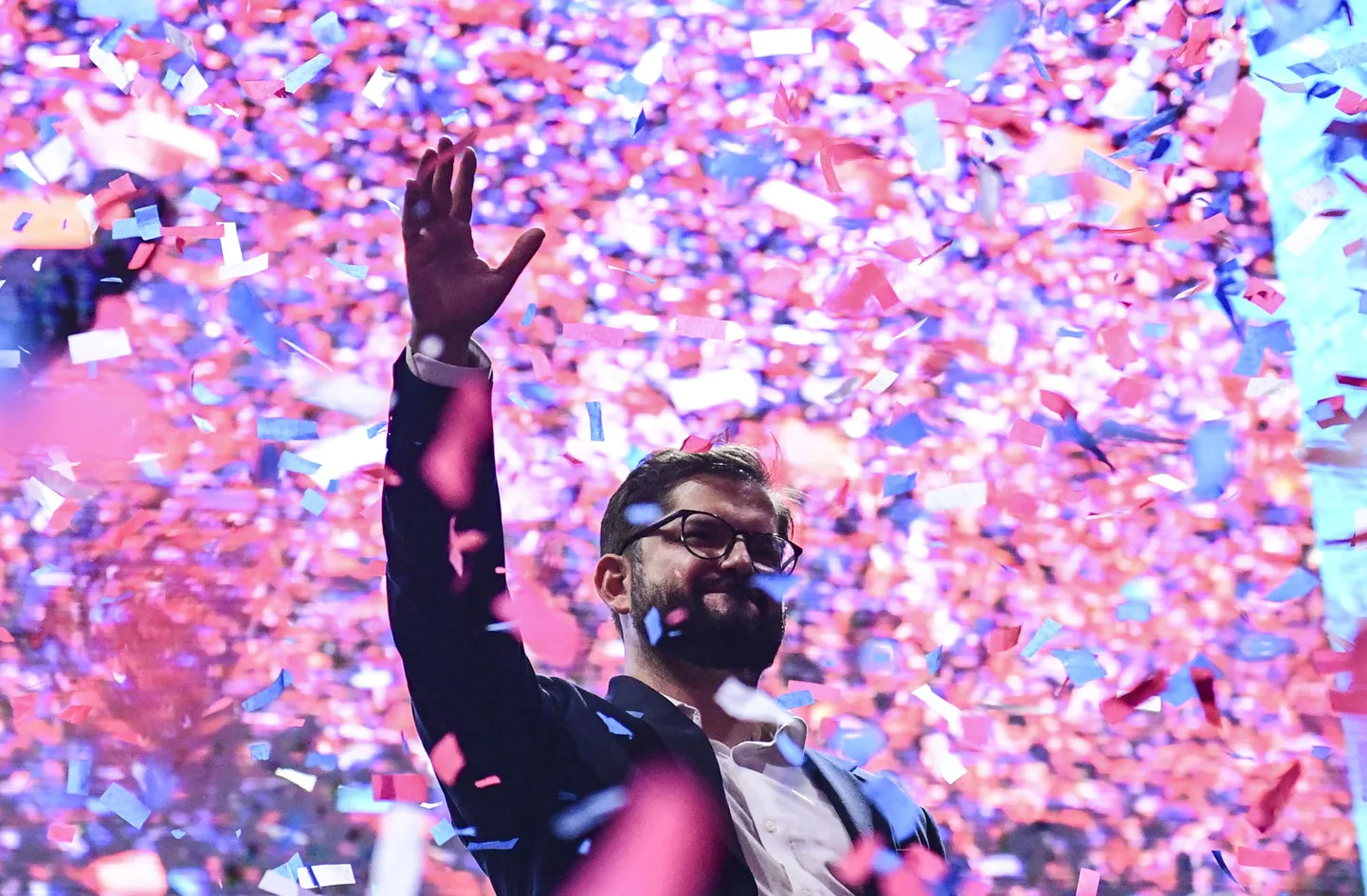 Tšiili presidendivalimised võitis vasakpoolne Gabriel Boric