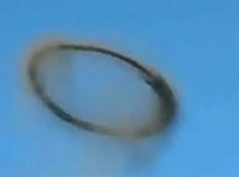 Tume ring taevas