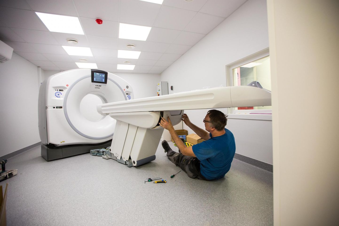 Eelmisel suvel jõudis Rakvere haiglasse ligemale 350 000 eurot maksnud kompuutertomograaf, millega tulevased radioloogiatehnikud tööle hakkavad.