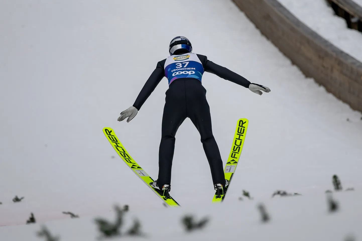 Kristjan Ilvesel hakkasid tänavu hüppemäel asjad allamäge minema kohe hooaja alguses Rukal.