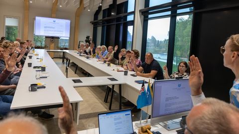 Kolmanda lapse sünni puhul hakkab Viljandi vald maksma 2000 eurot
