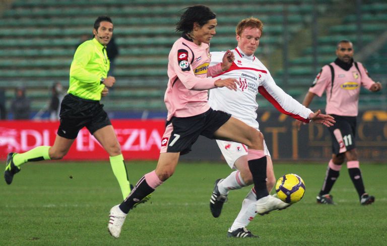 Fotomeenutus 2010. aastst, mil Palermo roosat särki kandis tänaseks PSG-sse jõudnud Edinson Cavani.