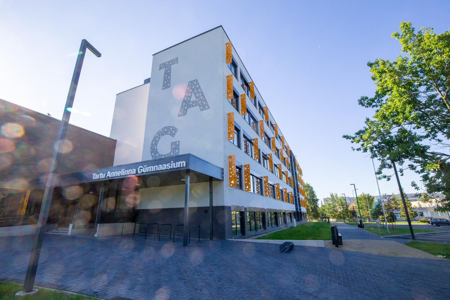 Annelinna gümnaasiumi ümberehitus on lõppenud ja augusti alguses saab see Tartu suurim koolimaja ka sisustatud.