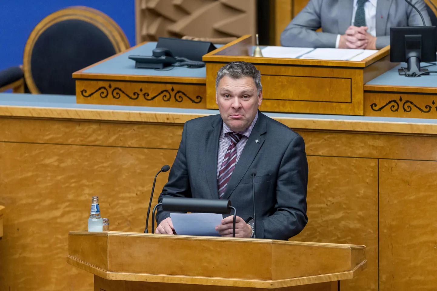Keskkonnaminister Marko Pomerants allkirjastas määruse innovatsiooniliste lahenduste kasutuselevõtuks.