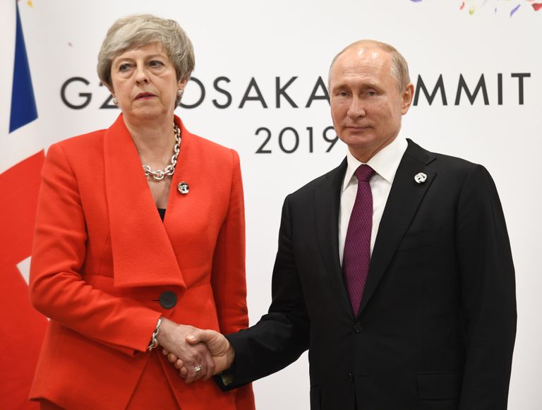 Suurbritannia peaminister Theresa May ja Venemaa president Vladimir Putin G20 kohtumisel Jaapanis, Osakas. 