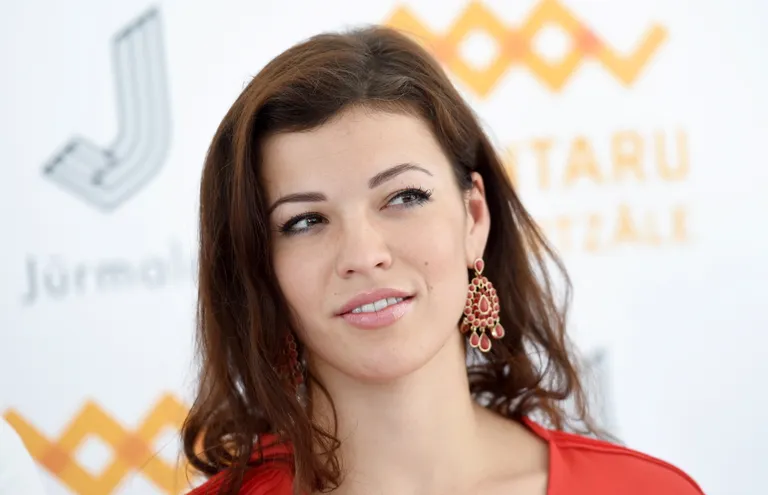 Akordeoniste Ksenija Sidorova piedalās Jūrmalas festivālam veltītā preses konferencē Dzintaru koncertzāles jaunajā restorānā Maestro.