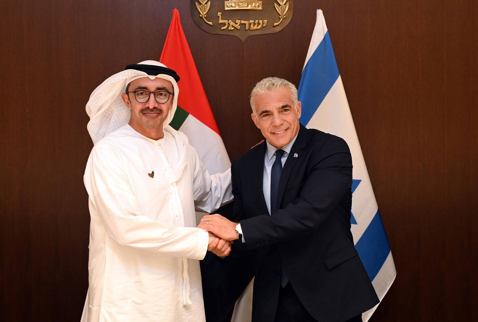 Iisraeli peaminister Yair Lapid (paremal) võõrustas neljapäeval Araabia Ühendemiraatide välisministrit Abdullah bin Zayedi.