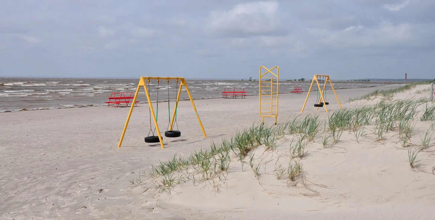 Pärnu rand on suvehooajaks valmis.