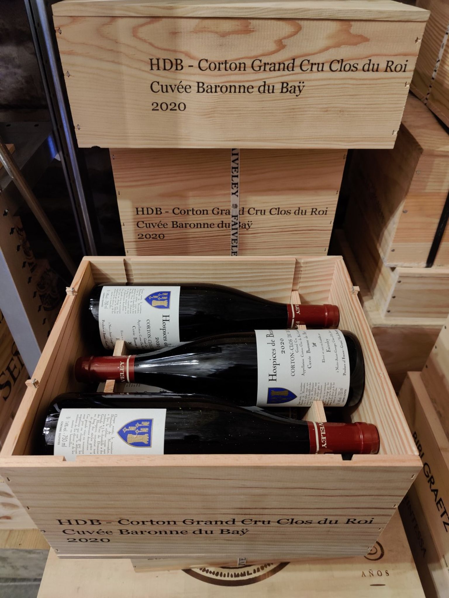 Burgundia vaadioksjonilt 2020. aasta sügisel ostetud vein, mis 2022. aastal pudeldatult keldrisse hoiule jõudis.