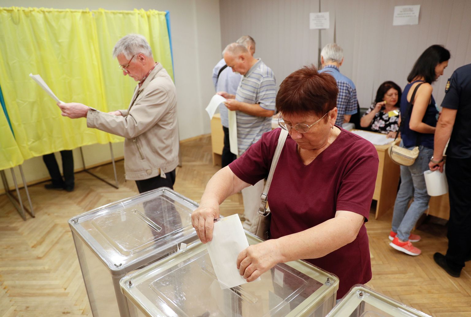 Голосование на выборах в Верховную Раду. Иллюстративное фото.