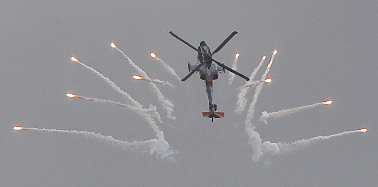 Голландский вертолет AH-64 Apache на субботнем авиашоу в Радоме, польше. Что покажет КА-62, еще предстоит увидеть.