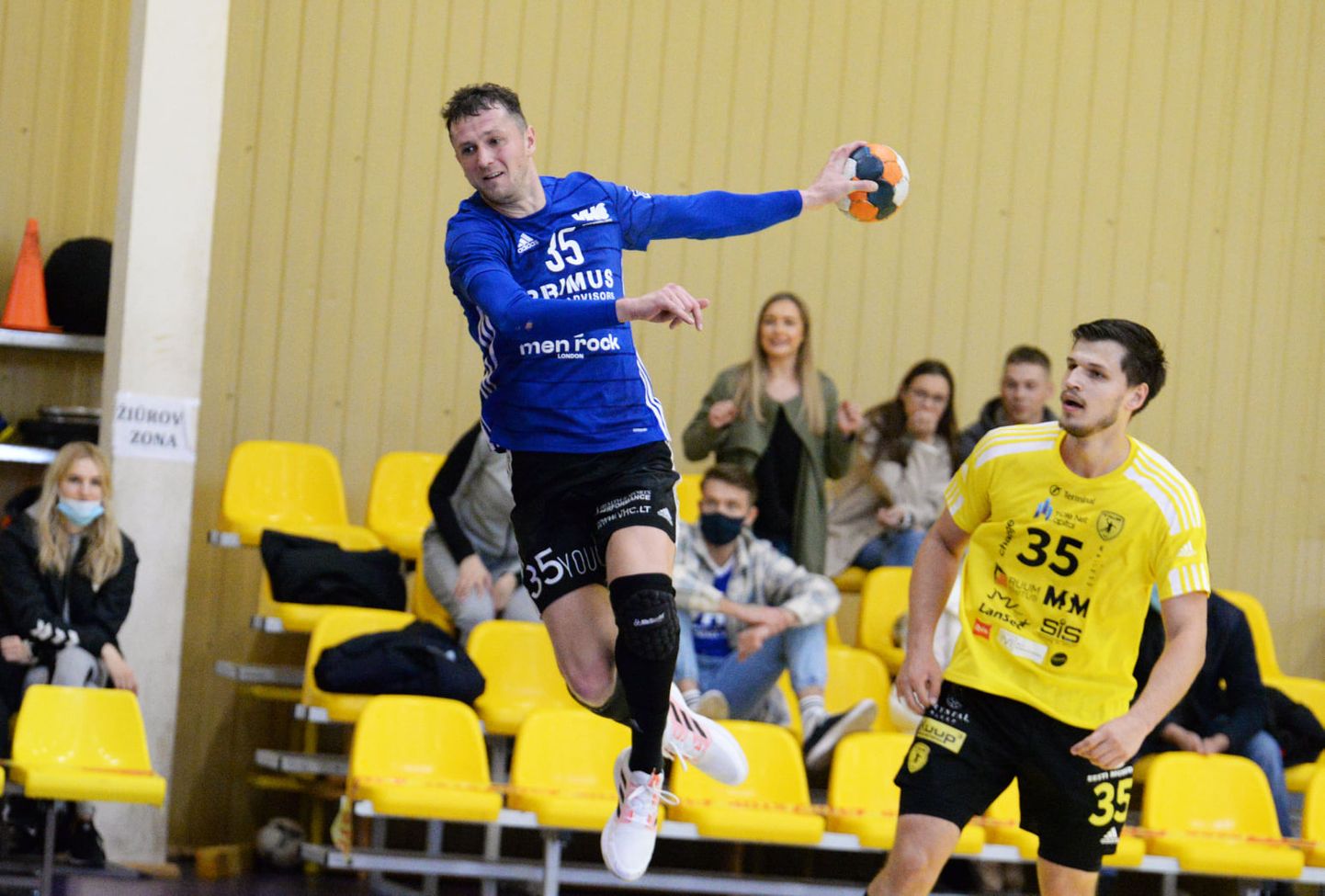 Number 35 all mängivad pallurid olid eurosarja avamängus Šviesa ja Tallinna vahel oma meeskonna täpseimad – Valdas Drabavičius viskas kuus ja Aleksei Štšerbak seitse väravat.