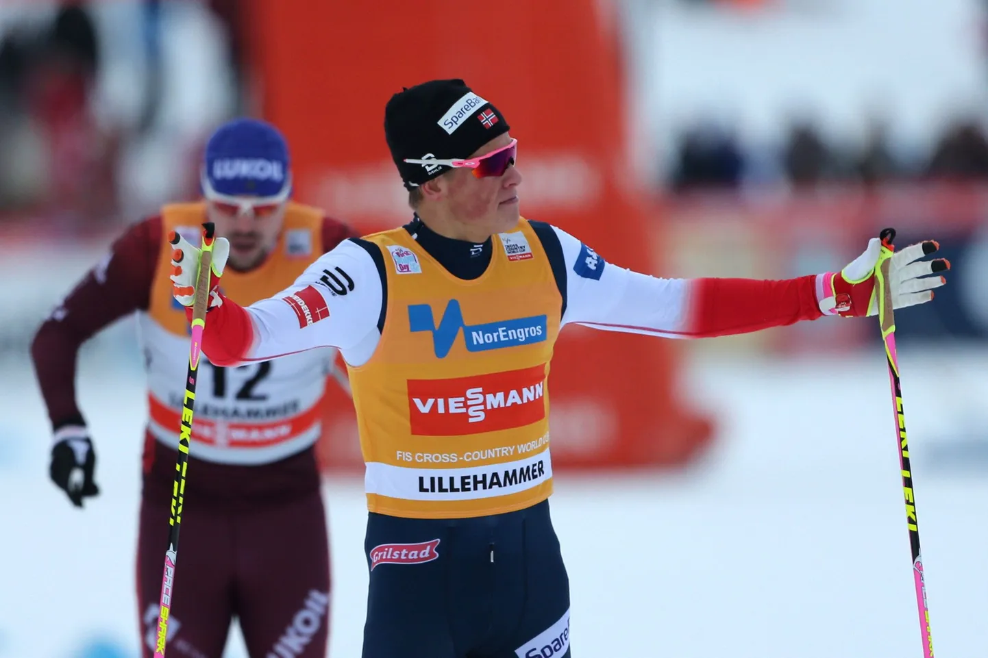 «Kas siin mõni konkurent ka on?» võiks Johannes Høsflot Klæbo soovi korral pärast viite etappi küsida.