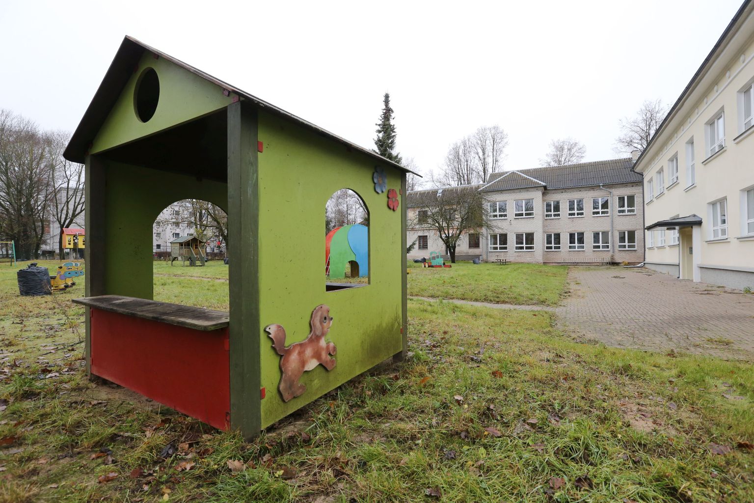 Eesti suuruselt teine linn pole suutnud Kesklinna lastekeskuse lasteaaeda kahe aastaga ära remontida. Samal ajal on ära lammutatud ja nullist üles ehitatud pirakas kaubanduskeskus.