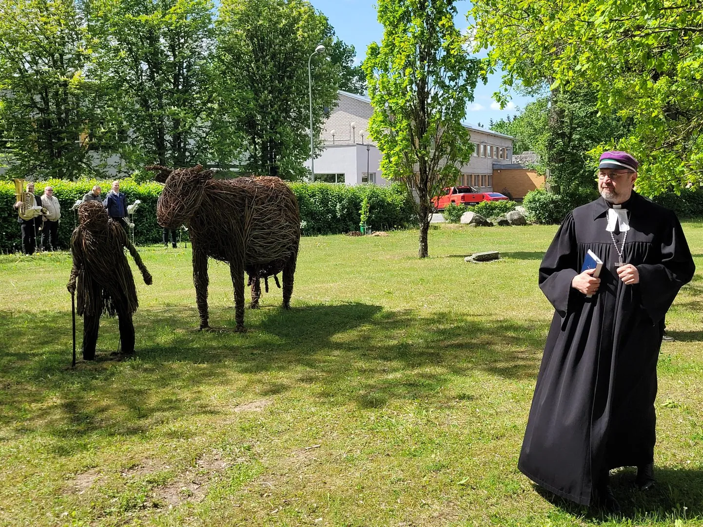 Kuju avamisel kõneles mõtte algataja, endine Kolga-Jaani kirikuõpetaja, Villem Reimani Kolleegiumi esimees Ants Tooming.