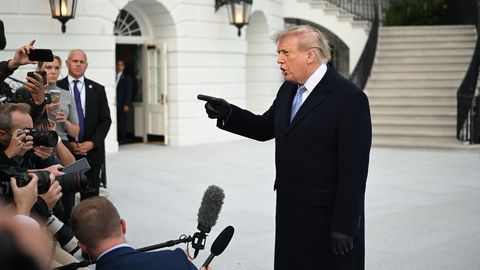 Kohus nõuab Trumpilt Valge Maja meediakeelu tühistamist