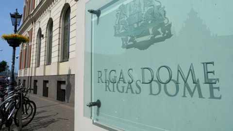 Privātpersonām aizliedz filmēt Rīgas domes sēdes