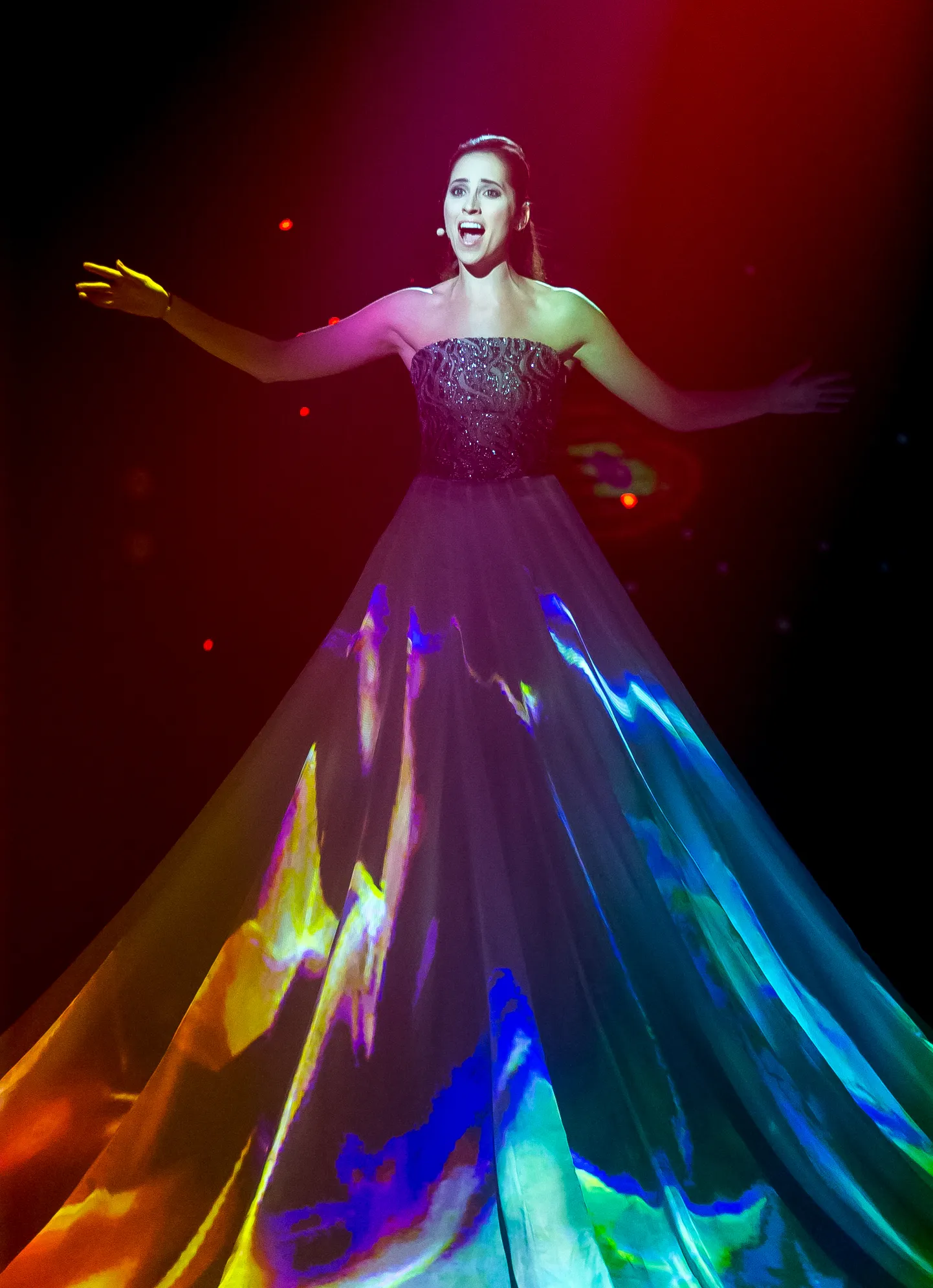 Elina Nechayeva esitamas võidulugu «La forza»
