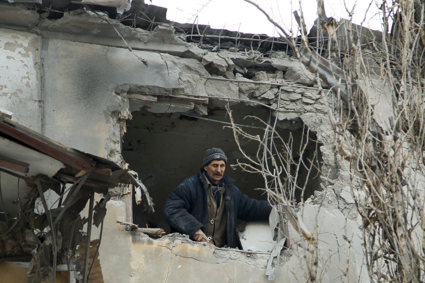 Donetski elaninik tabamuse saanud majas.