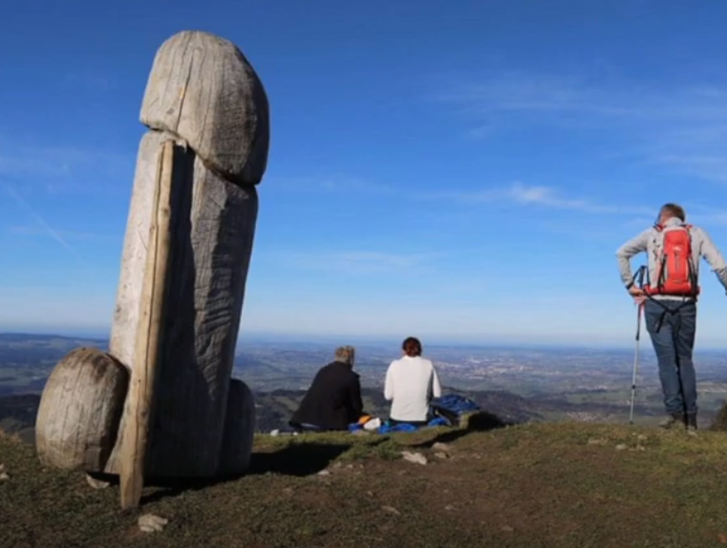 Saksamaal Baieris Grünteni mäel asunud falliline monument kadus