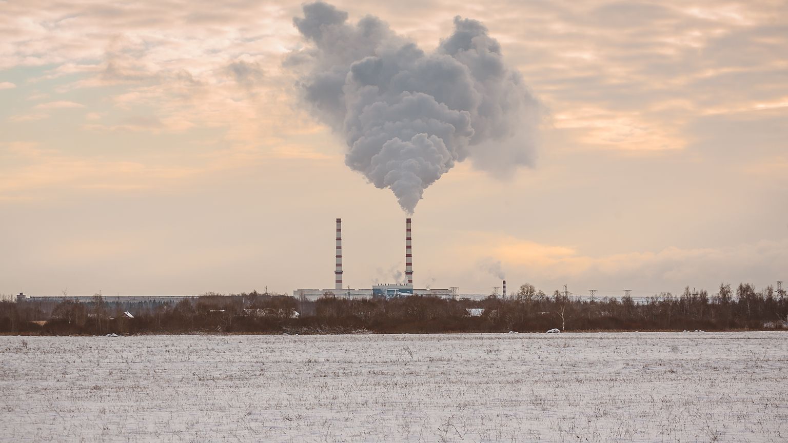 Тепло для Нарвы вырабатывается на Балтийской электростанции и расположенной рядом с ней газовой котельной.
