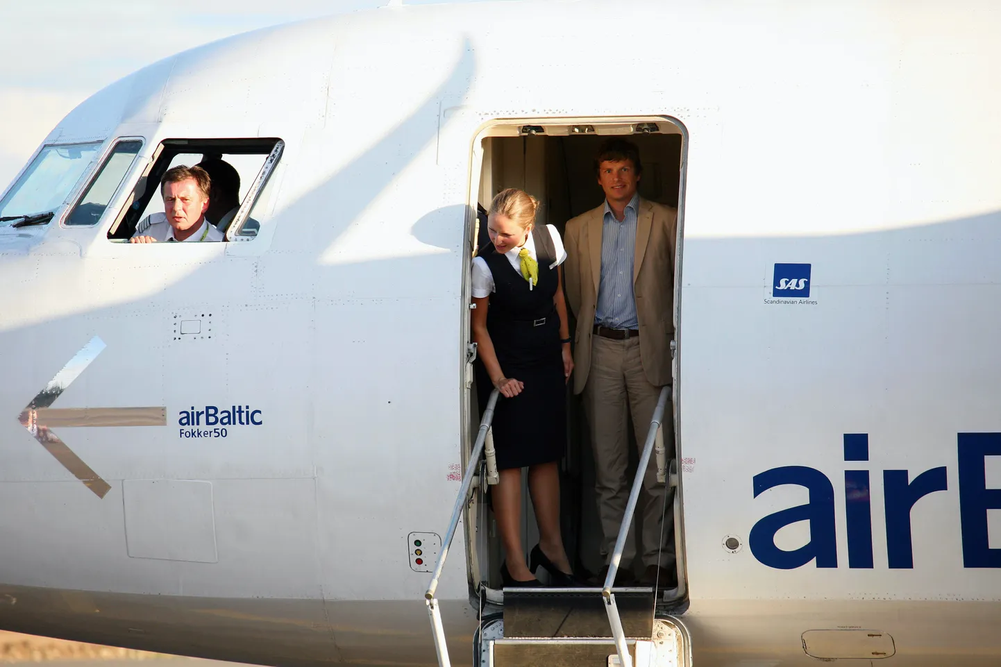 Heledas ülikonnas Air Baltic'u asepresident Janis Vanags.
